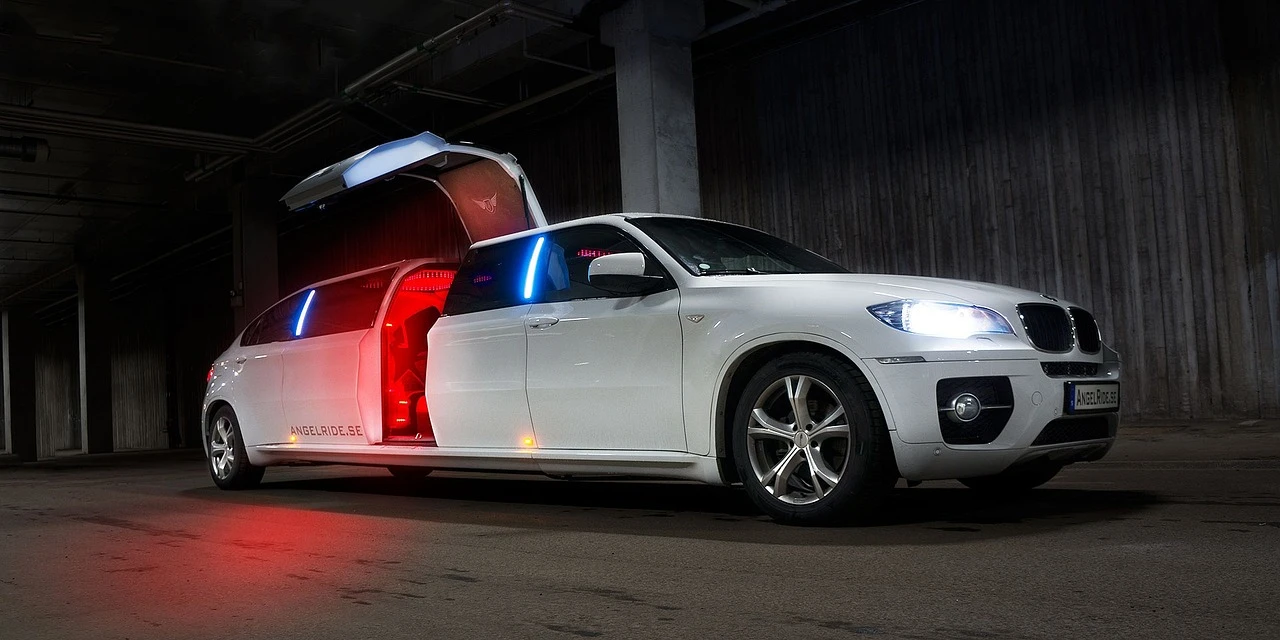 Basic Introduction on how to become a Self-driving Car Engineer