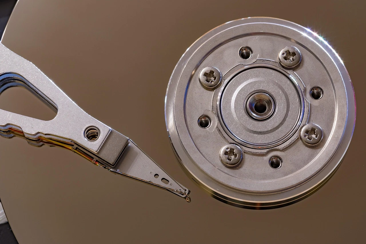Ten tips for managing data